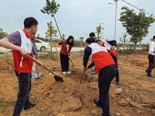 1780ee54373e140d4ebb72274f3b512b.png 葵潭植树3.png