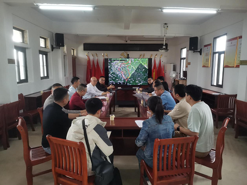 a5f54bdc1c3a643192e631d643534e4f.png 范利辉带队到卅岭农场进行项目规划建设调研2.png